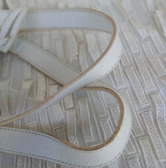 YSL Viantage Leather Handbag - Picture 15 of 16